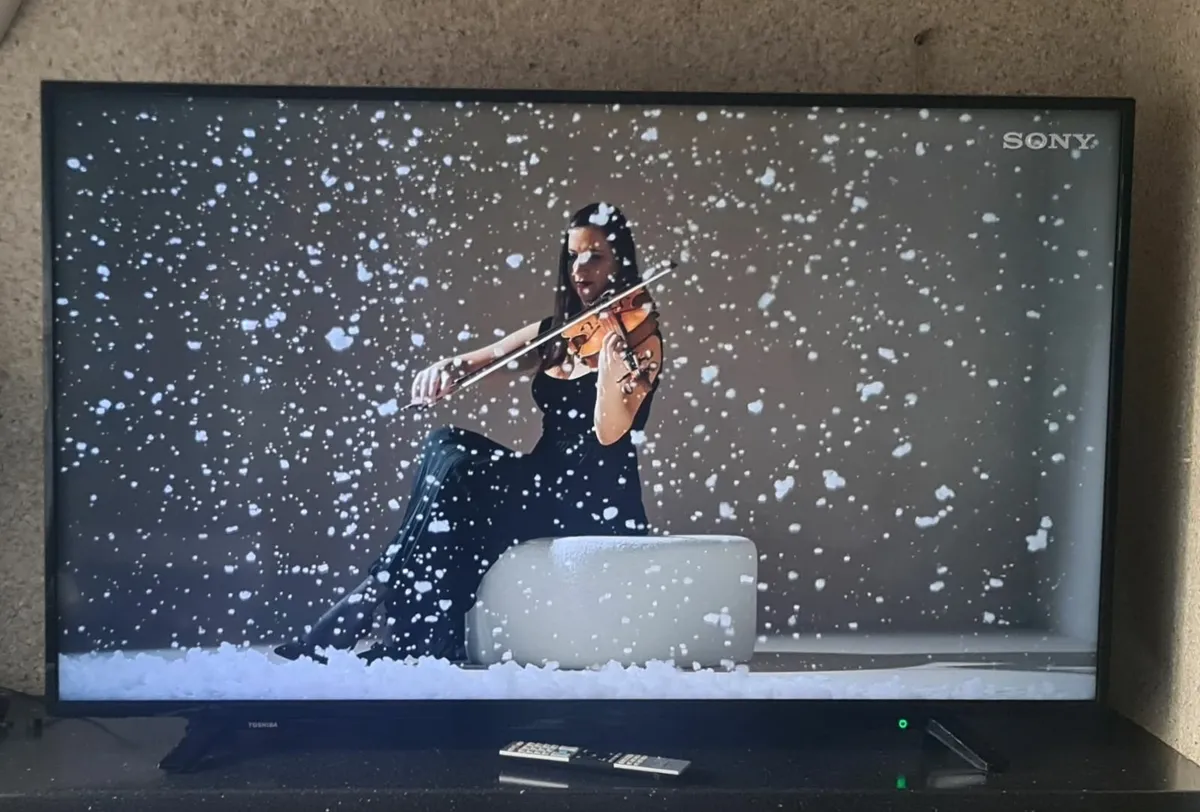 Toshiba 58UL5B63DB – 58" 4K UHD SMART TV - Image 2