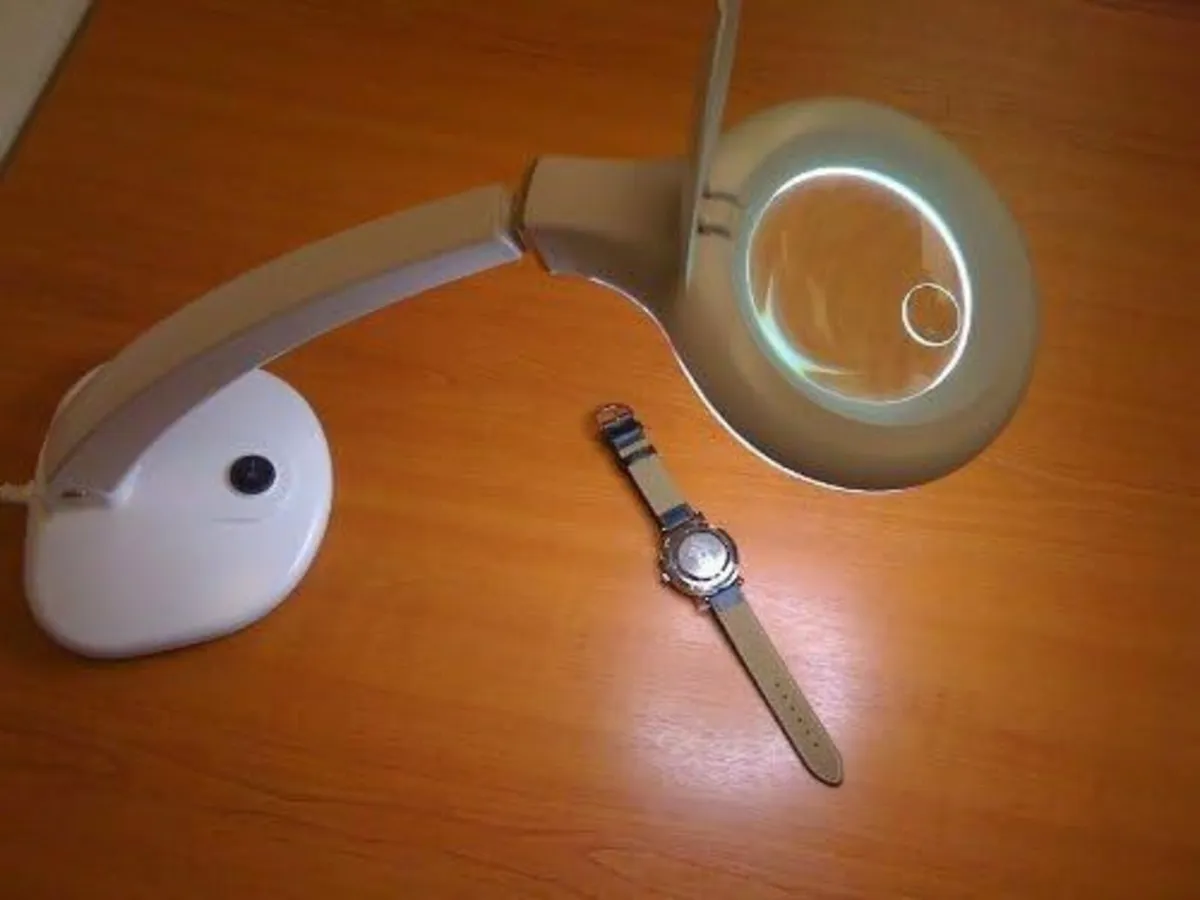 Magnifying Table Light by Lifemax - Image 3
