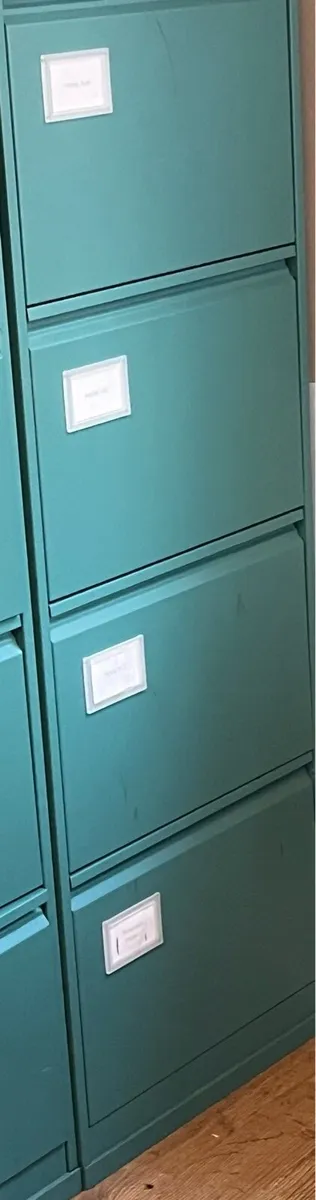 Office desks, filing cabinet and chair. - Image 3