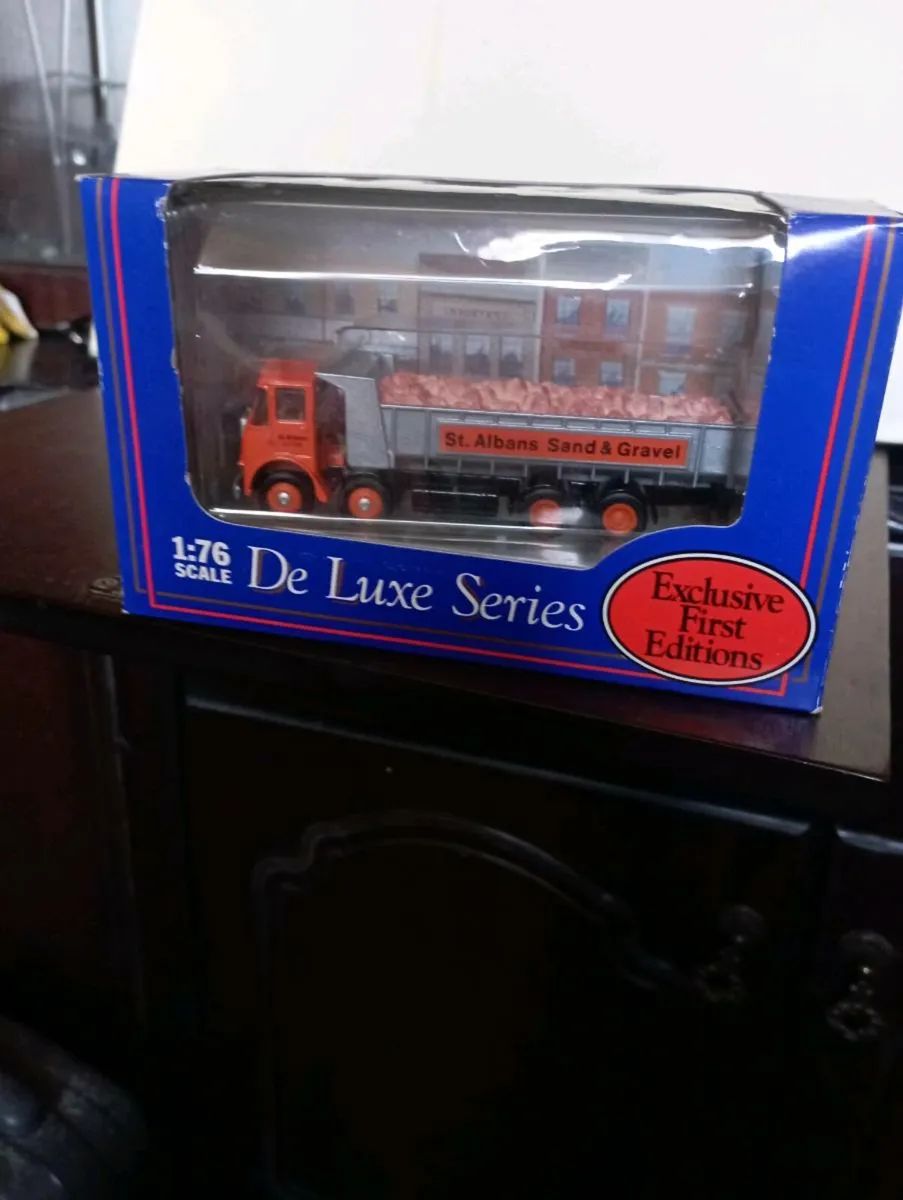 EFE 1-76 SCALE DE LUXE SERIES  DIE-CAST MODEL - Image 1