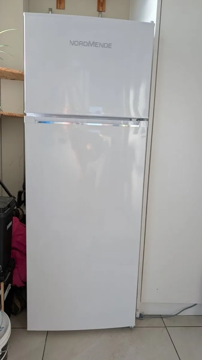 Nordmende Fridge Freezer, like new - Image 1