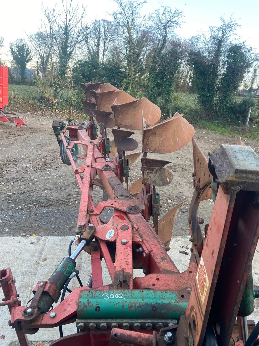 5F Kverneland plough - Image 1