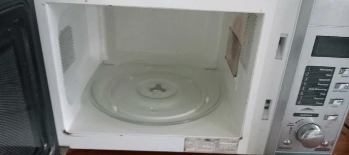 Microwave - Image 3