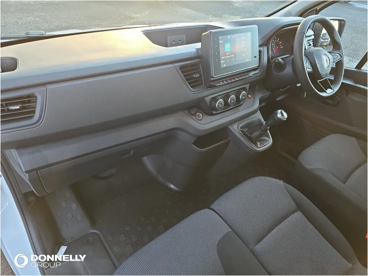 Renault Trafic Swb Diesel Advance - Image 4
