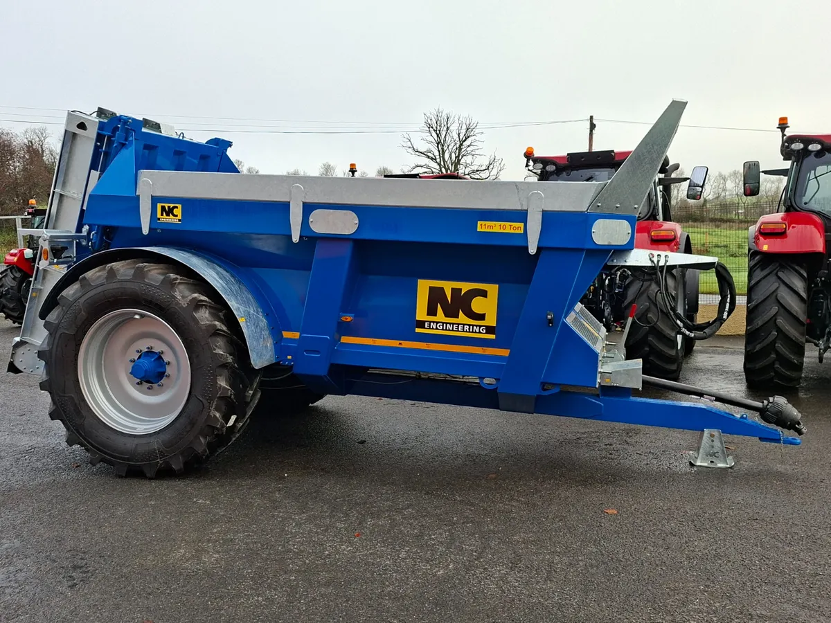 NEW NC 10 TON REAR DISCHARGE SPREADER - Image 3