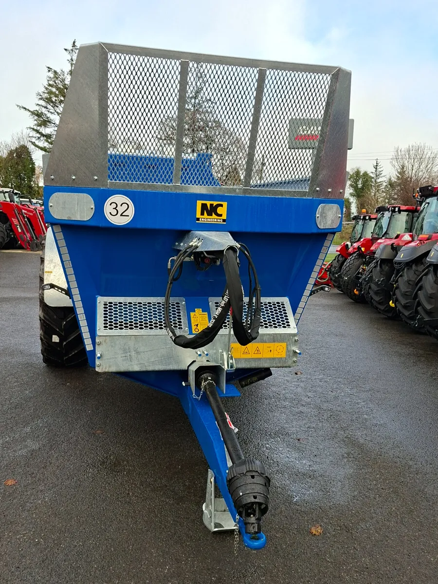 NEW NC 10 TON REAR DISCHARGE SPREADER - Image 2