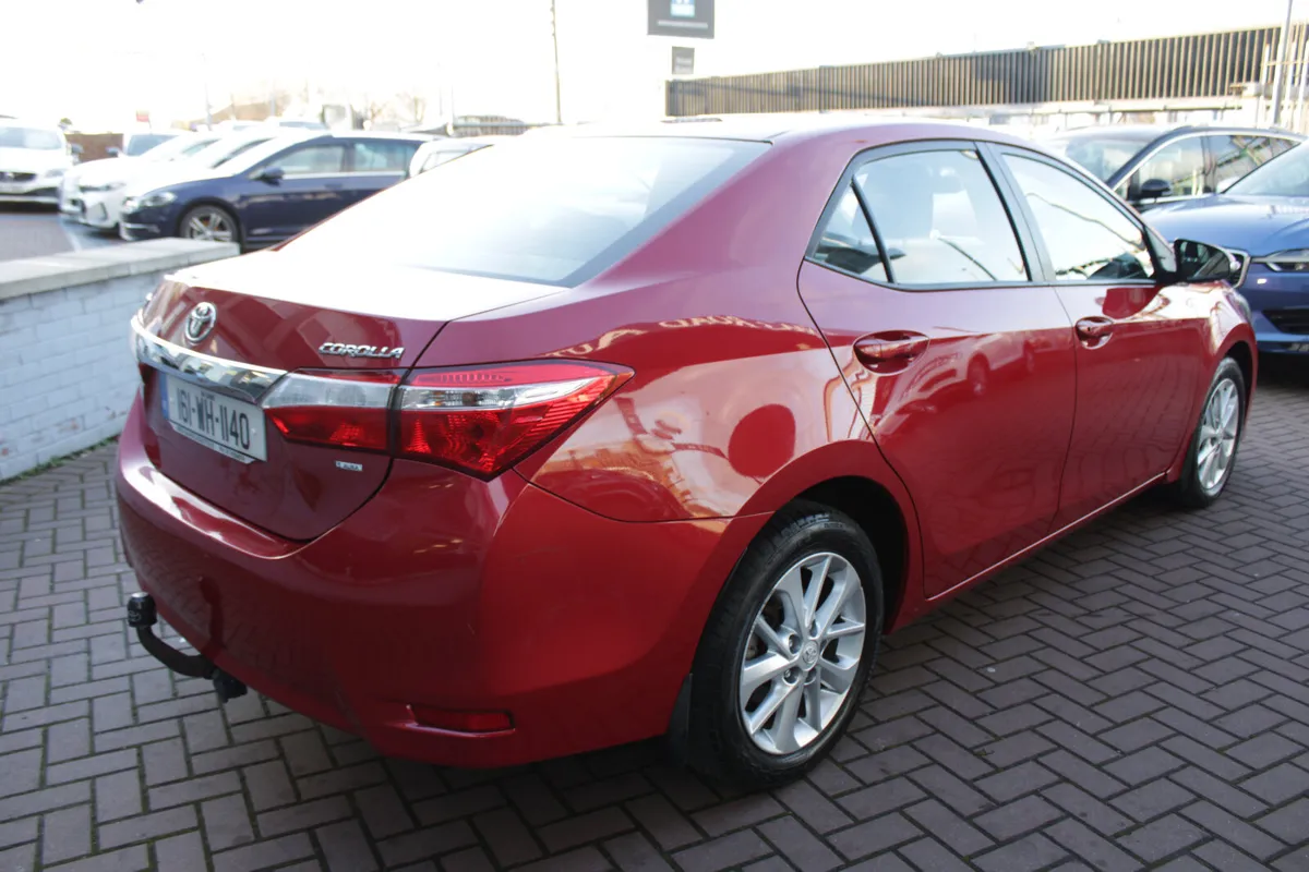 1.4 D-4D AURA 4DR SALOON // STUNNING CAR IN IMMACU - Image 4