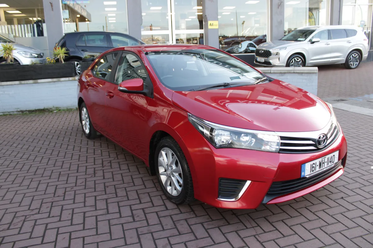 1.4 D-4D AURA 4DR SALOON // STUNNING CAR IN IMMACU - Image 1