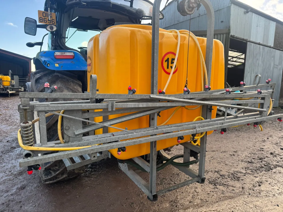 Jarmet 800 litre sprayer - Image 1