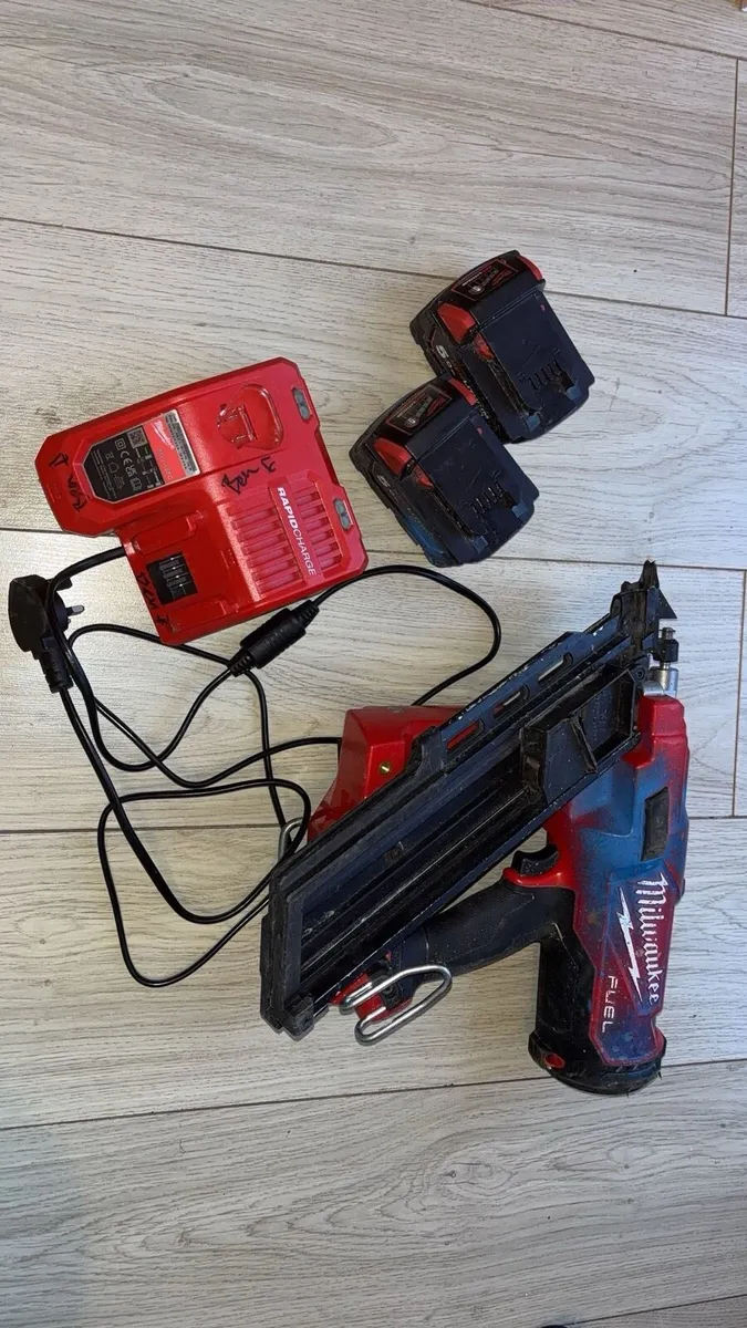 milwaukee nail gun set - Image 1