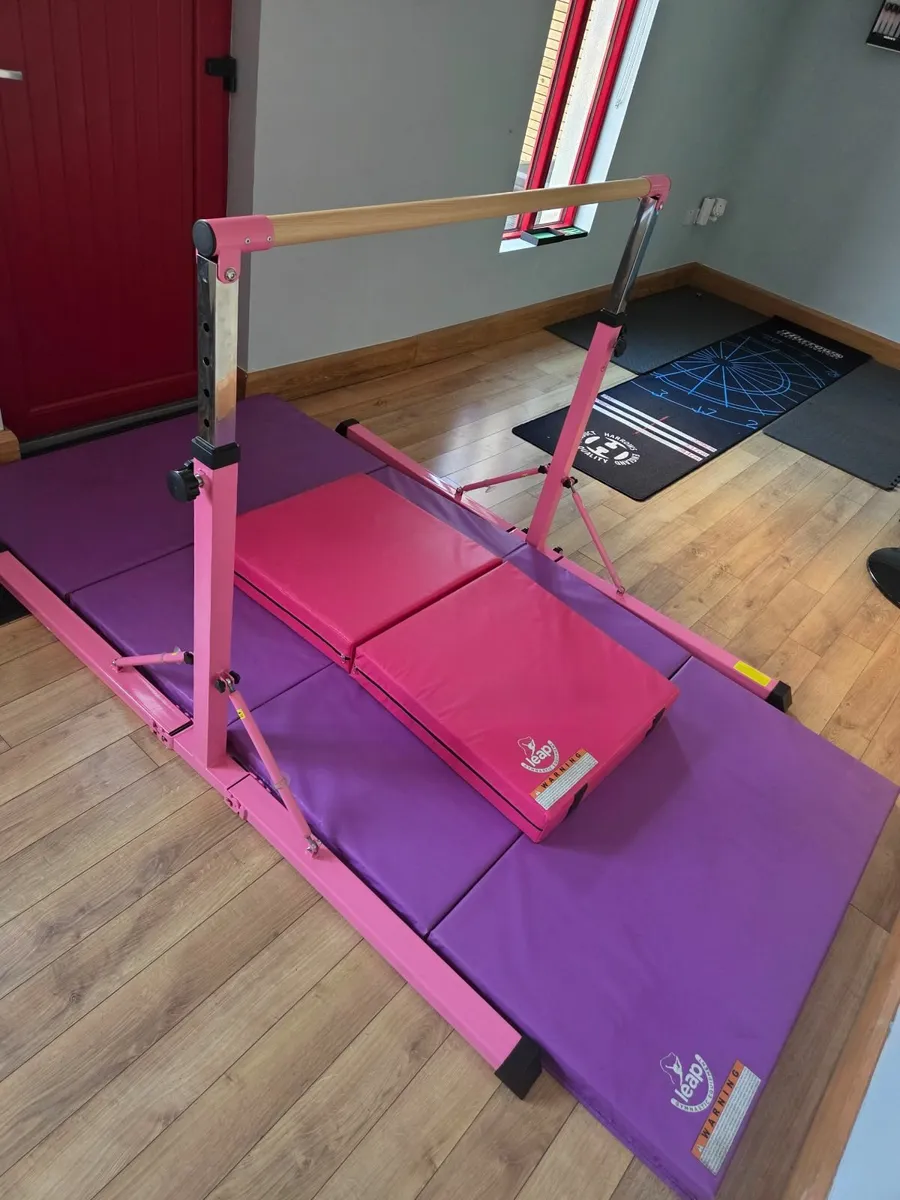 Gymnastics bar - Image 1