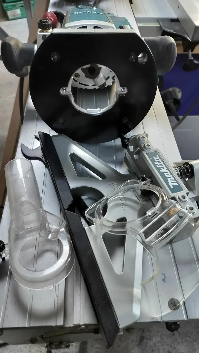 Makita 110V  1/2"  Plunge Router - Image 2