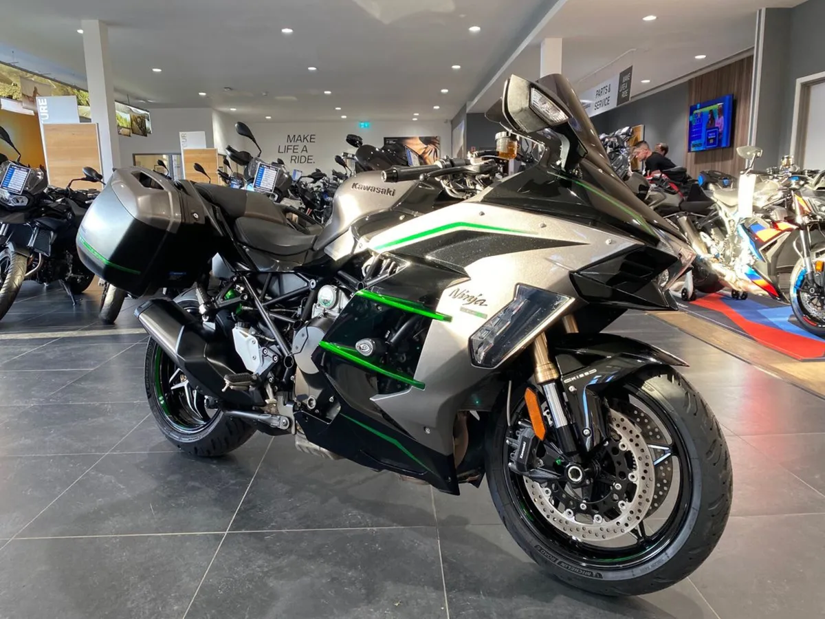 2021 Kawasaki Ninja H2 SX SE with Panniers! - Image 3