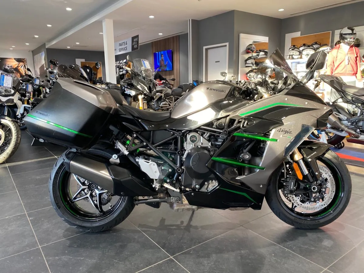 2021 Kawasaki Ninja H2 SX SE with Panniers! - Image 1
