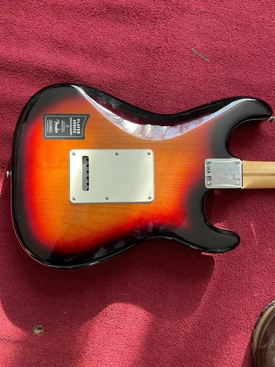 Left Handed Mexican Stratocaster - Image 4