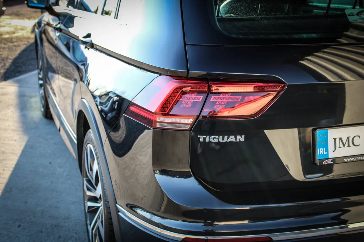 2020 VOLKSWAGEN TIGUAN R-LINE - Image 3