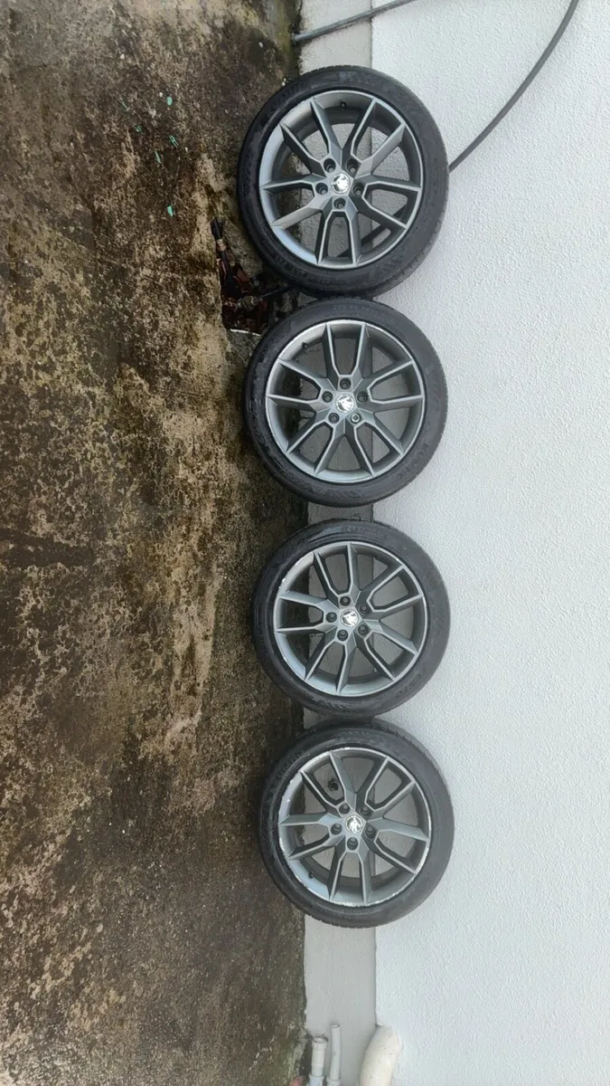Skoda vrs alloys - Image 1
