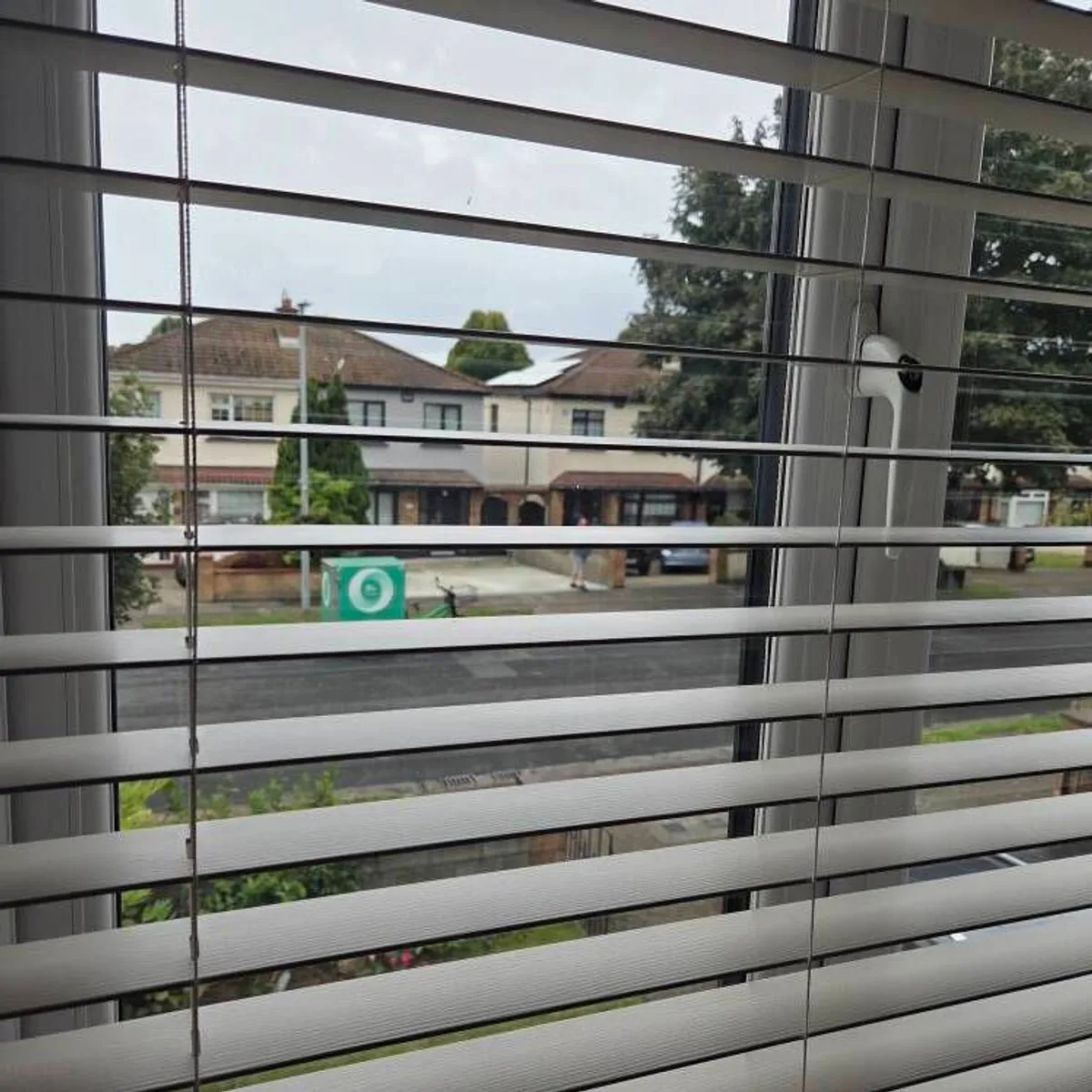 Made to measure Roller, Vertical, Wood Venetian, Day&Night, Roman, Plantation Shutters and Velux blinds - Image 3