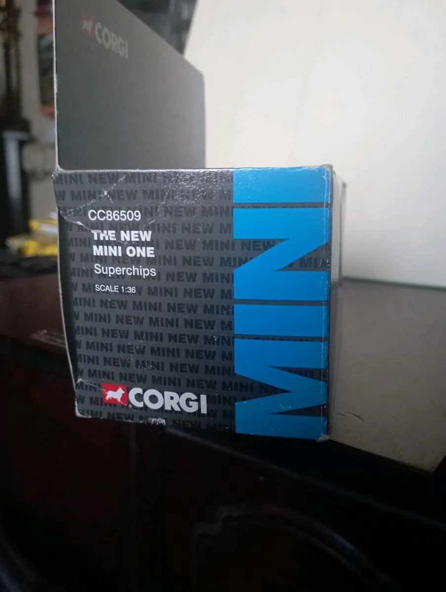 THE NEW MINI COOPER CLASSIC DIECAST MODLE BY CORG - Image 3