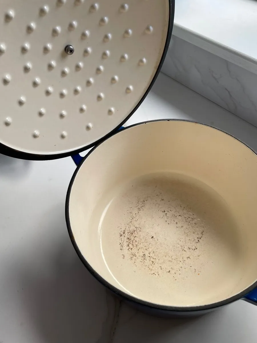 Cast iron pot - Image 3