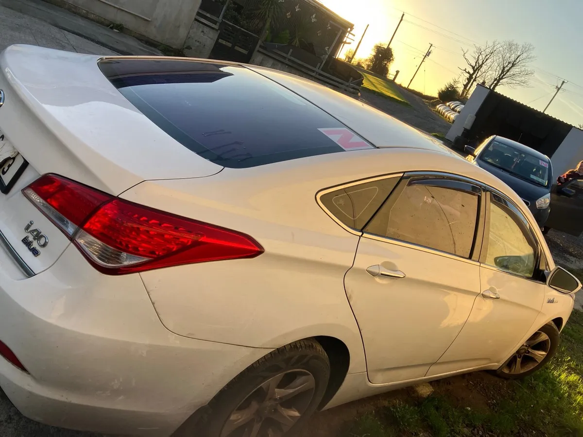 Hyundai I40 for breaking / repai - Image 2