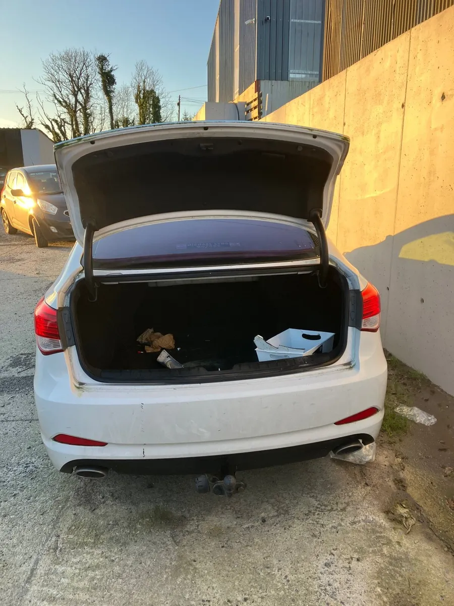 Hyundai I40 for breaking / repai - Image 3