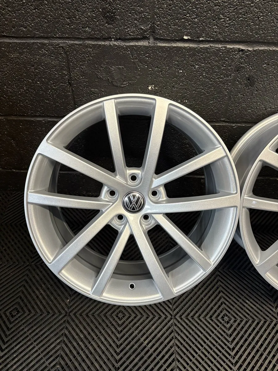 18” Vancouvers - Image 2