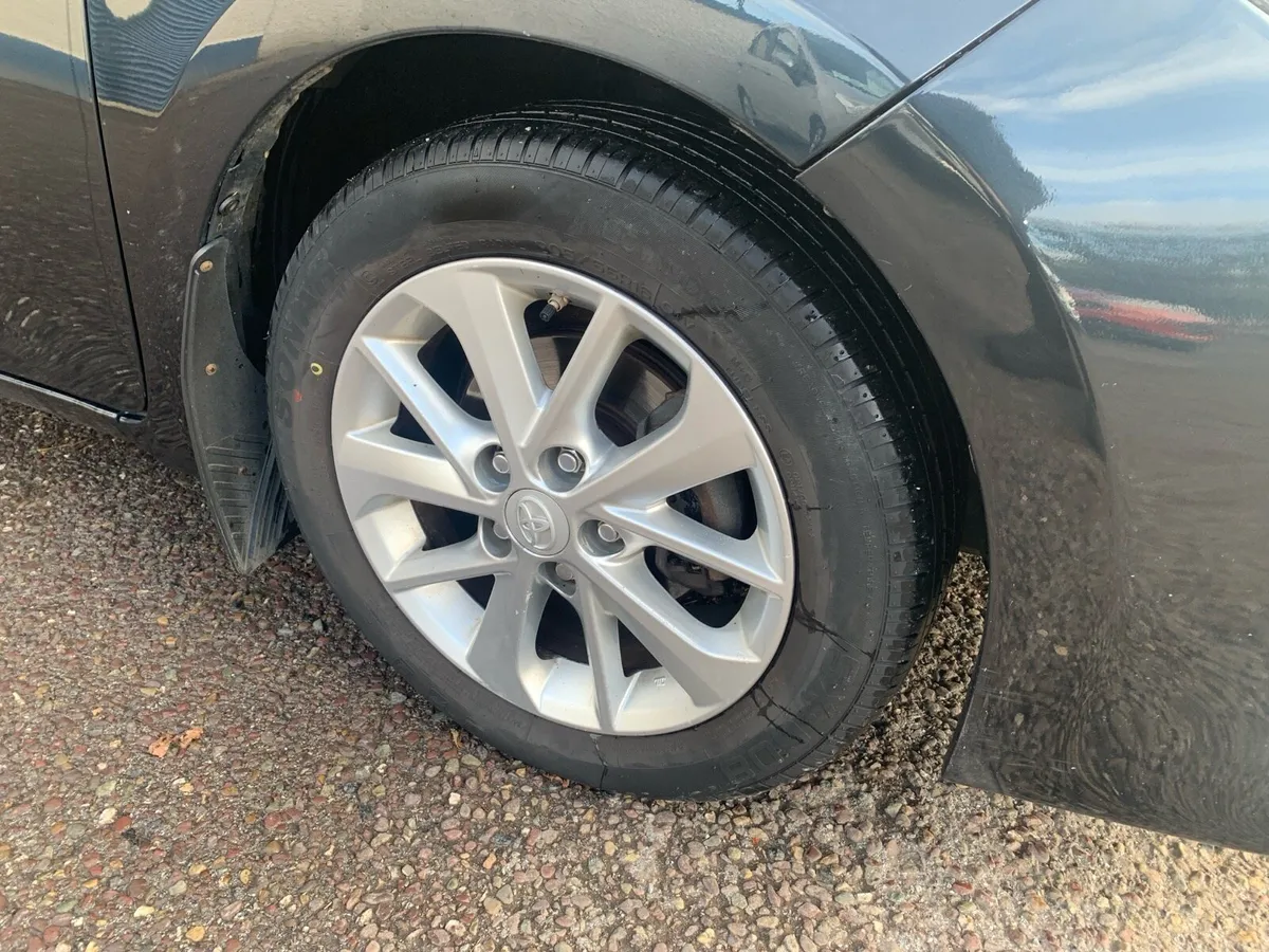 141 Toyota Corolla - Image 3