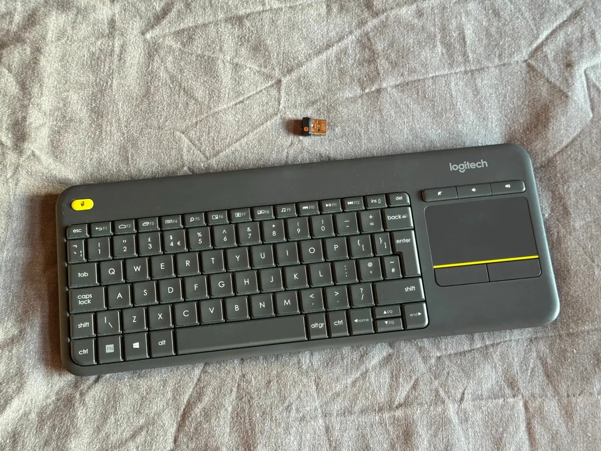 Logitech K400 Plus Wireless Keyboard - Image 1