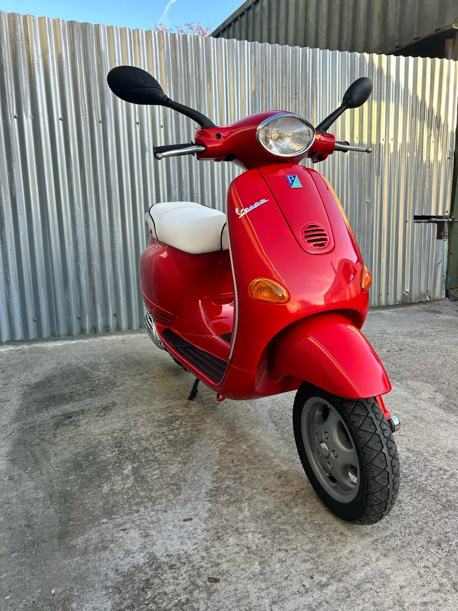2001 Vespa ET2 49cc - Image 1