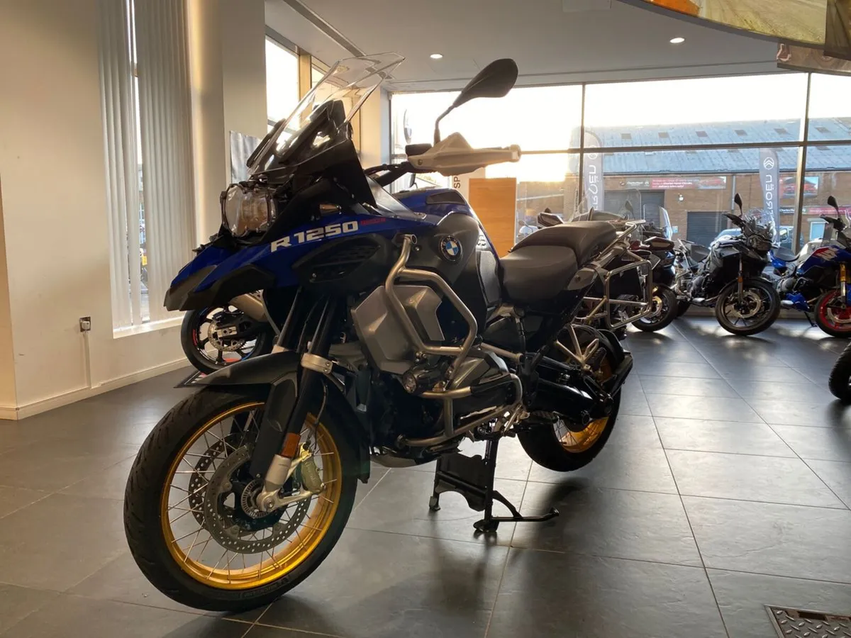 2024 BMW R1250GS Adventure TE with Heated Seats! - Image 4