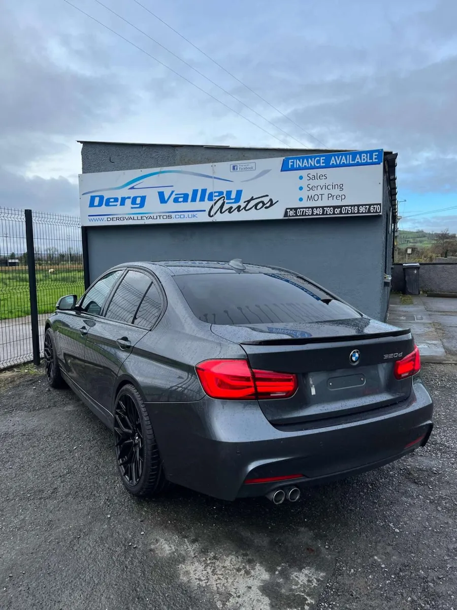 BMW 3-Series 2018 - Image 4