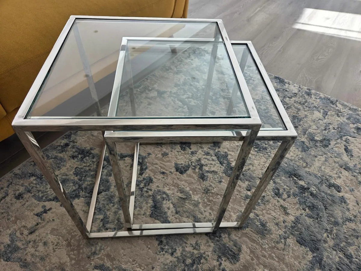 Nest of Chrome Glass side tables - Image 3