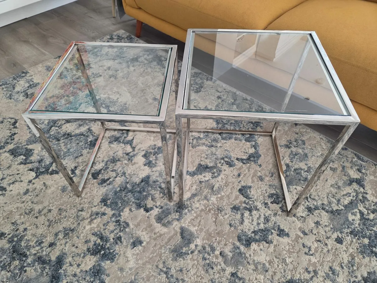 Nest of Chrome Glass side tables - Image 4