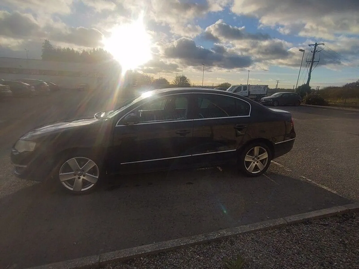 2008 Volkswagen Passat - Image 1