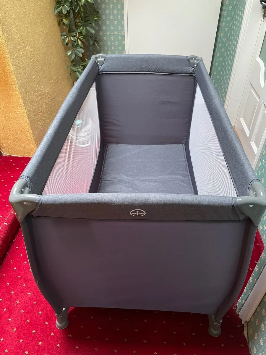 Travel Cot - Image 3