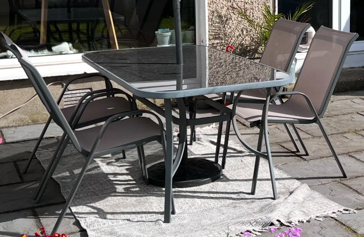FREE Patio Table and 6 Chairs - Image 2