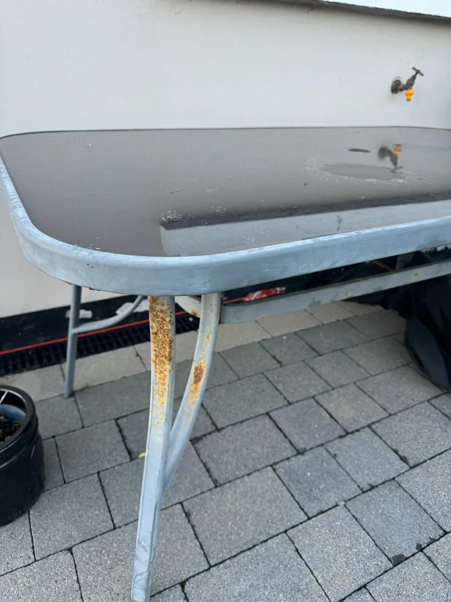 FREE Patio Table and 6 Chairs - Image 4