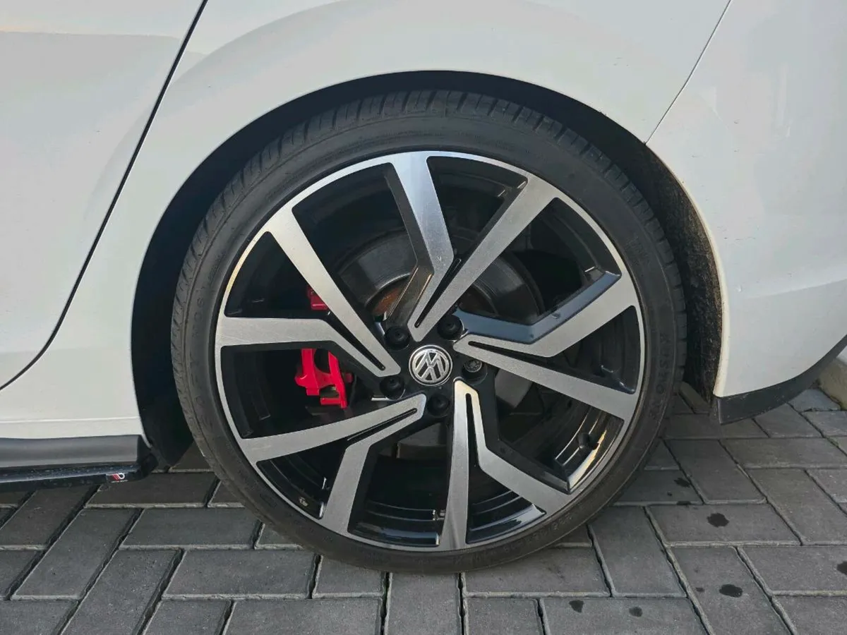 19" VW CLUBSPORT DIAMOND CUT ALLOY WHEELS AND TYRE - Image 3