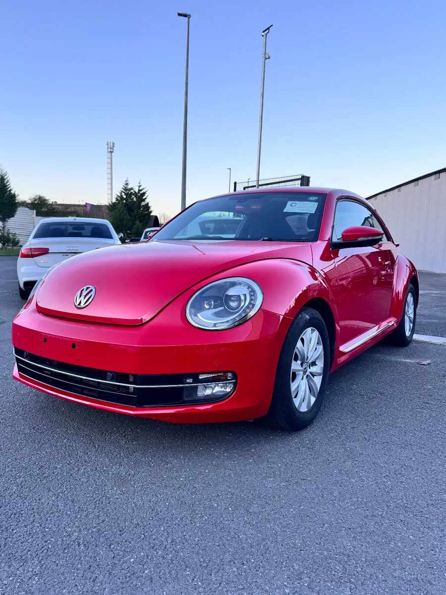 VOLKSWAGON BEETLE RED 2015 - Image 4