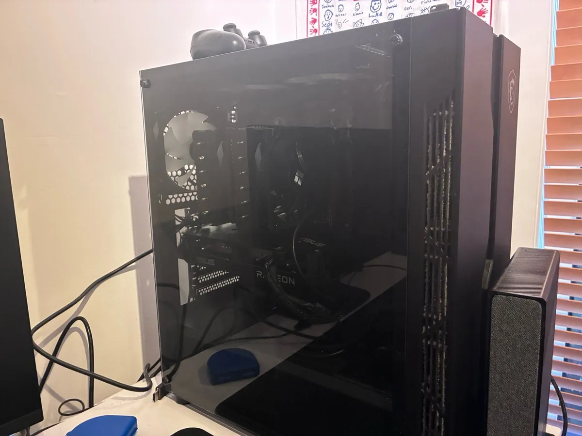 Esports gaming setup pc and peripherals - Image 1