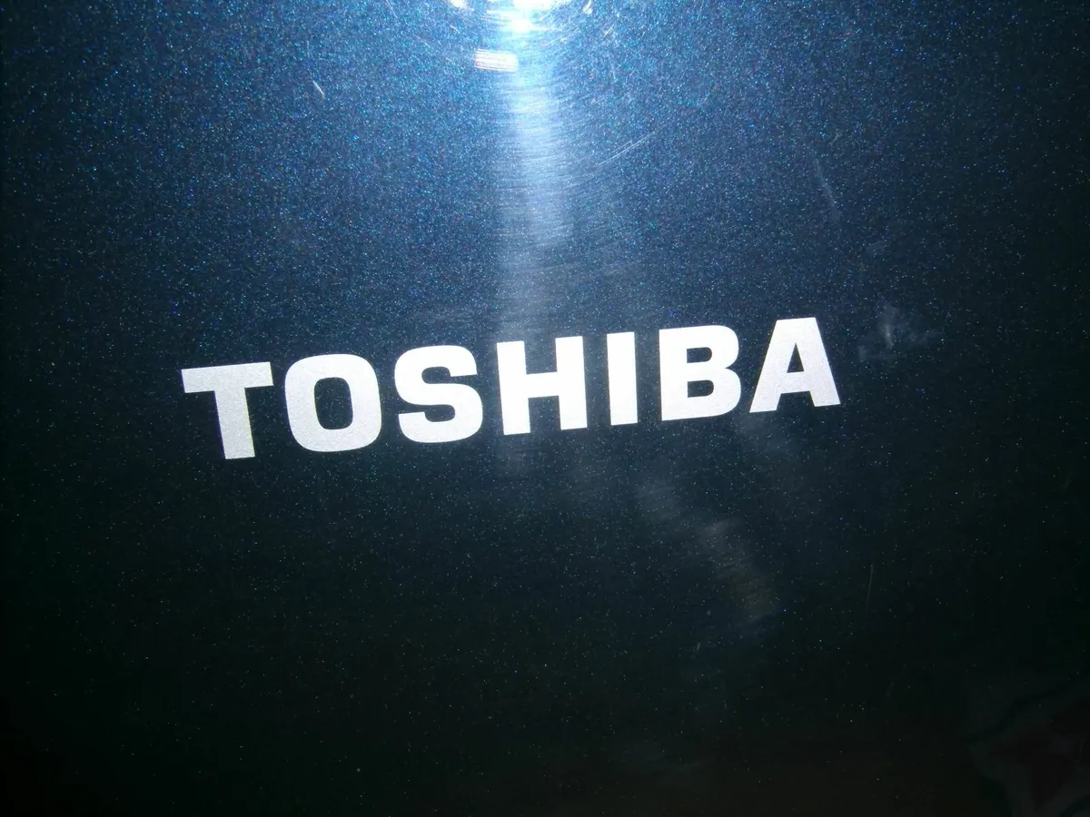 Toshiba laptop - Image 3