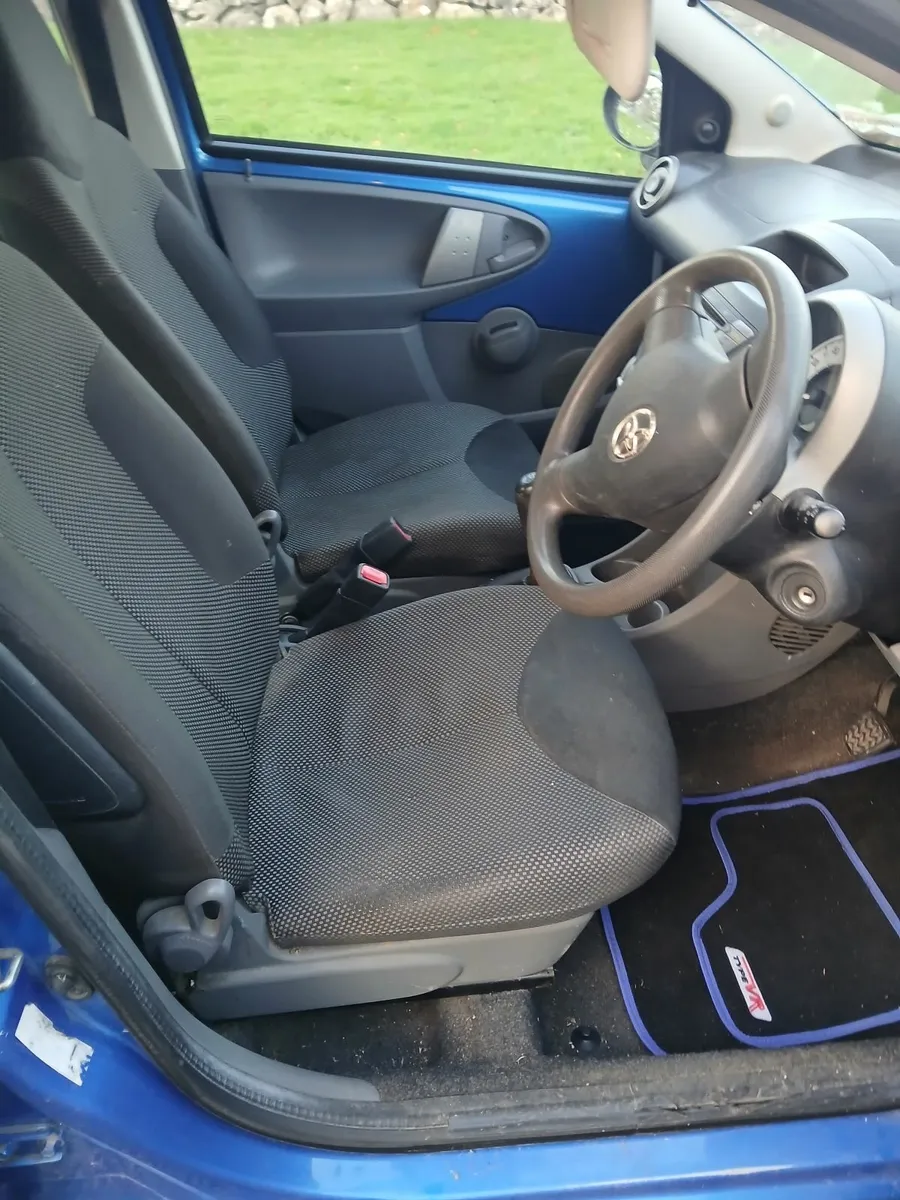 Toyota Aygo 2011 - Image 2