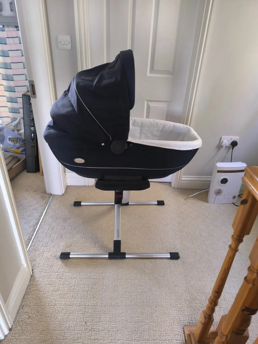 Bassinet for a baby - Image 2
