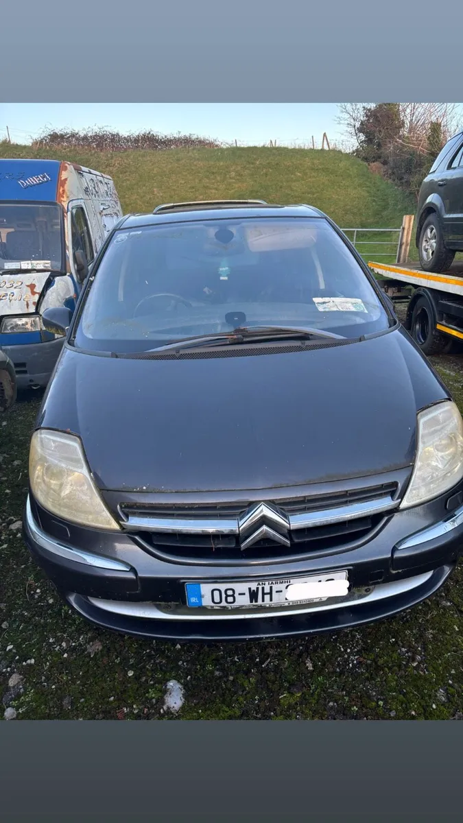 All Car parts to a Volkswaggen passat 06 - Image 4