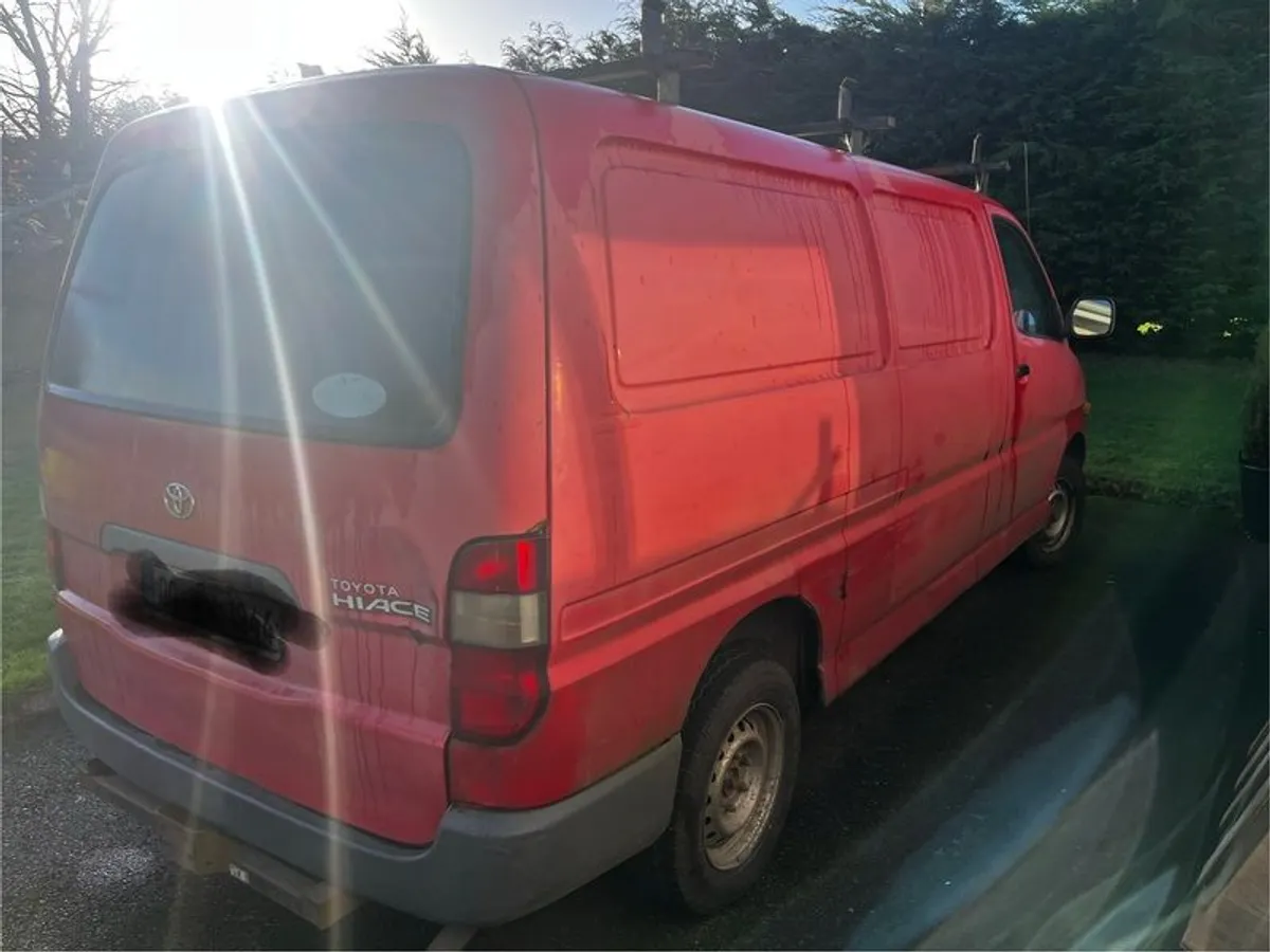 2000 Toyota Hiace - Image 4