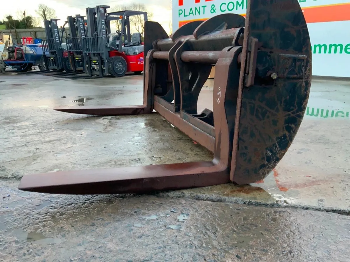 96" CAT LOADER FUSION FORK CARRIAGE....3553 - Image 4