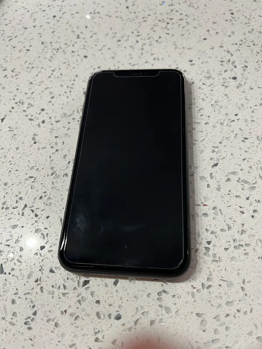 iPhone 11 in virtually unmarked condition. - Image 2