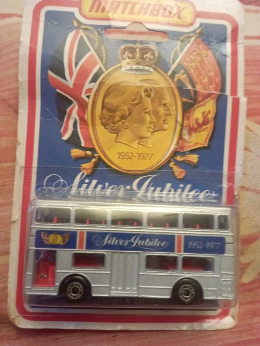 VINTAGE 1952 -1977 SLIVER JUBILEE BUS - Image 1