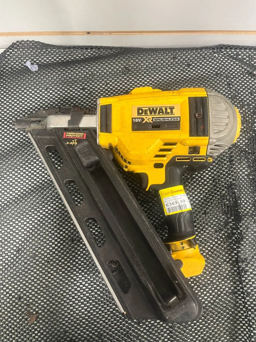 DeWalt First Fix Nailgun Bare tool - Image 1